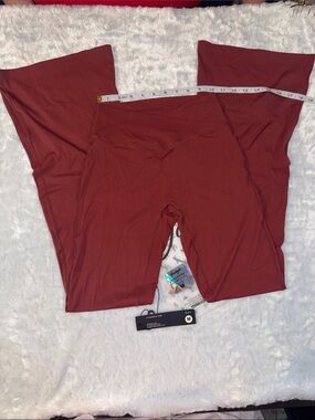 NWT YoungLA Women's Leggings in Brick Red